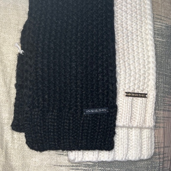 Two Michael kors scarfs in black and white. - Picture 1 of 2